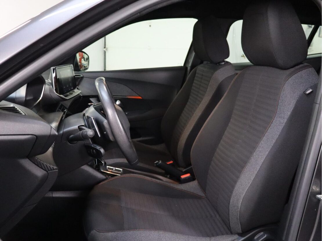 Peugeot 2008 1.5 BlueHDi  Active Pack EAT8 6