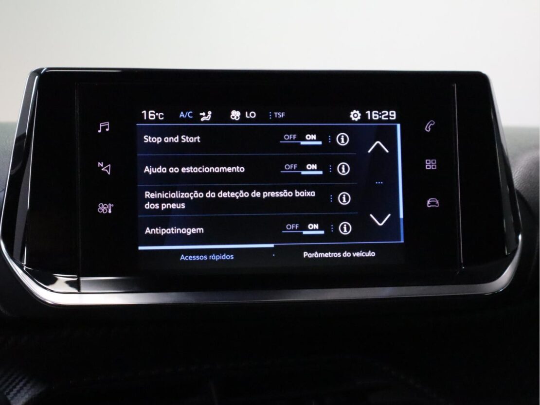 Peugeot 2008 1.5 BlueHDi  Active Pack EAT8 12