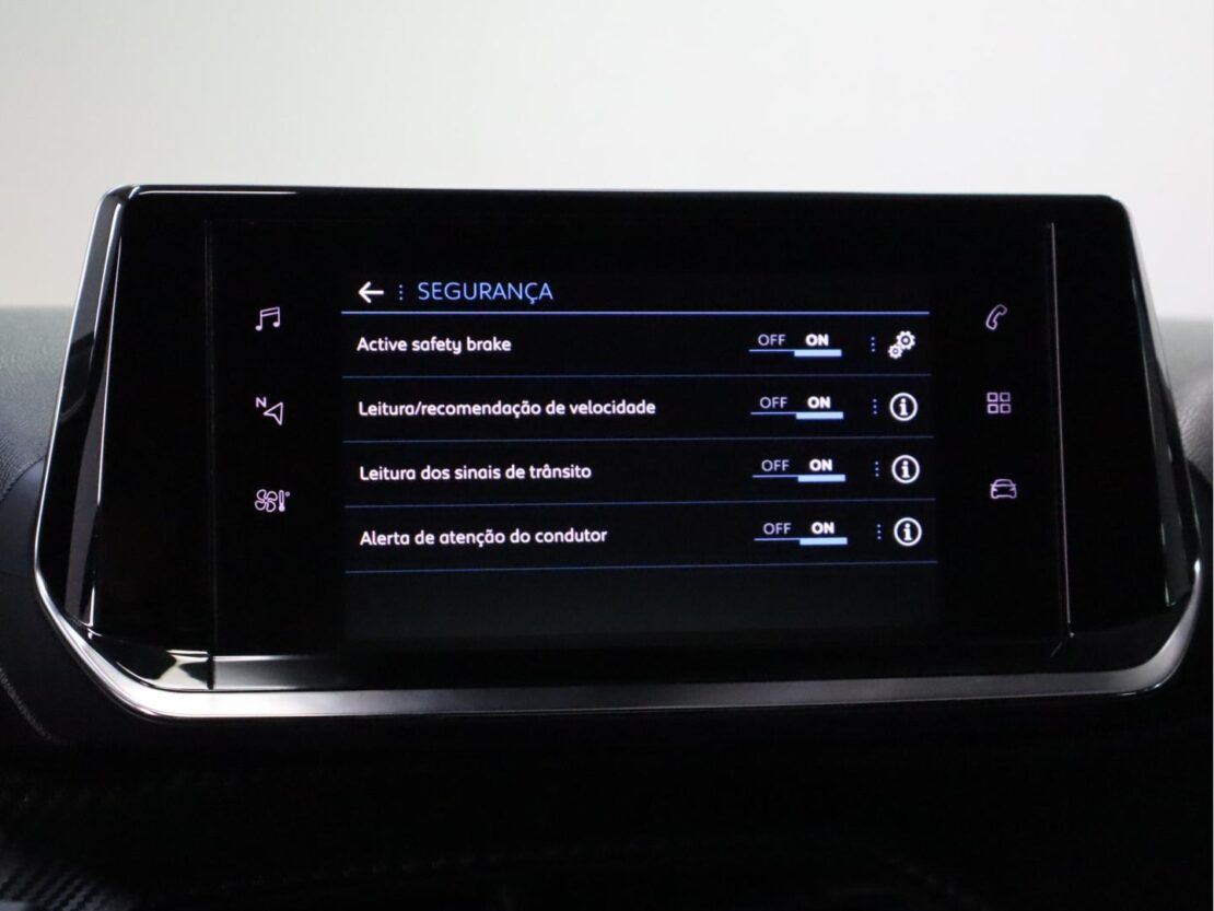 Peugeot 2008 1.5 BlueHDi  Active Pack EAT8 13