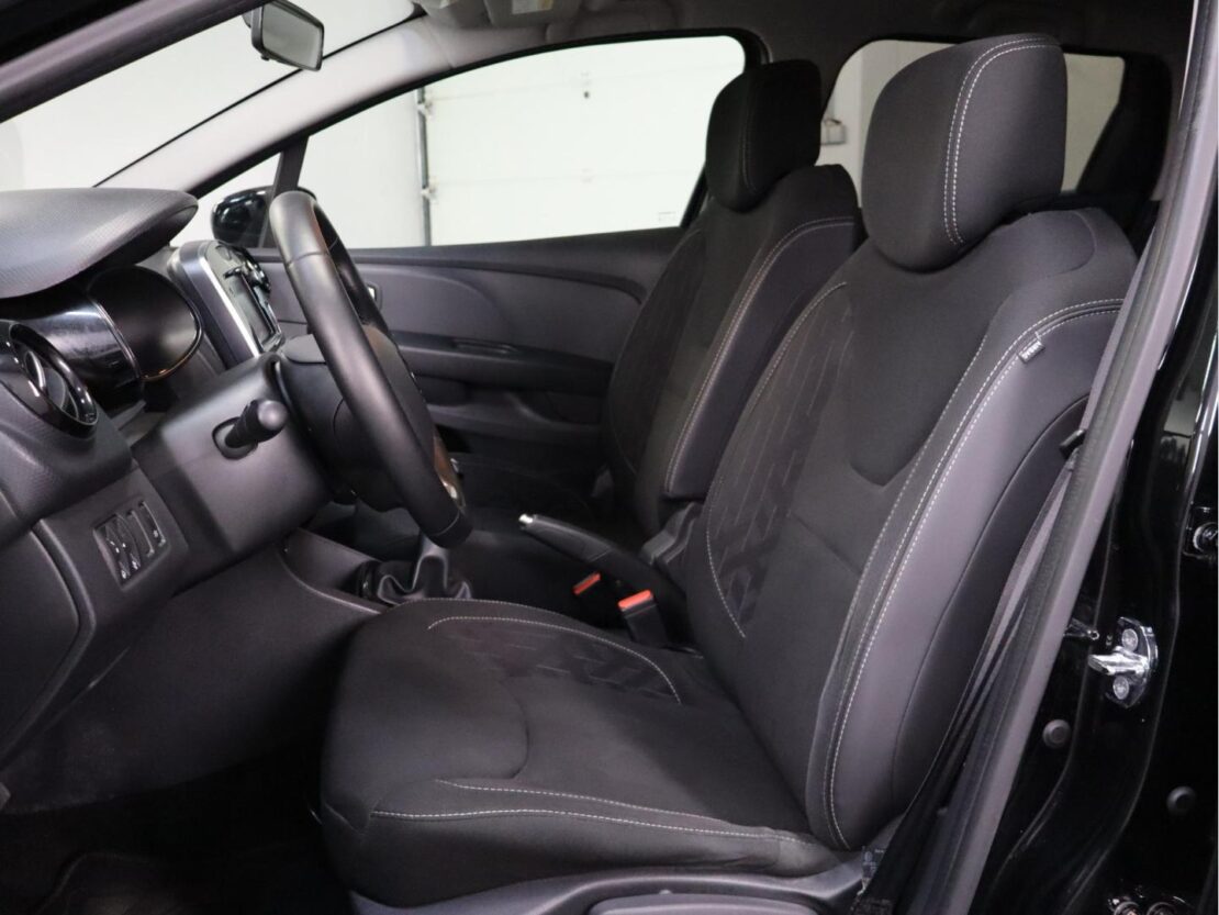 Renault Clio 0.9 TCe  Limited Sport Tourer 6