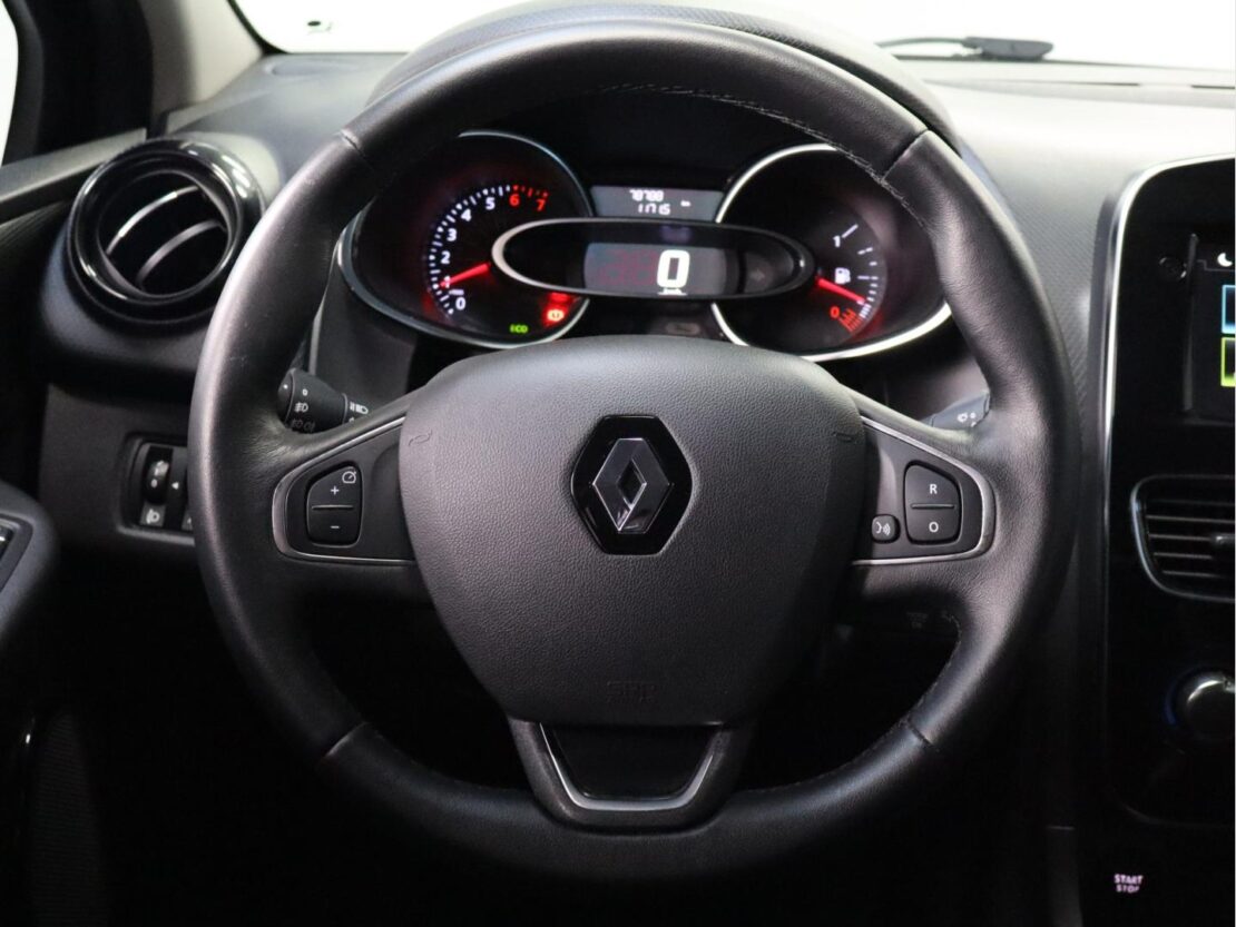 Renault Clio 0.9 TCe  Limited Sport Tourer 9