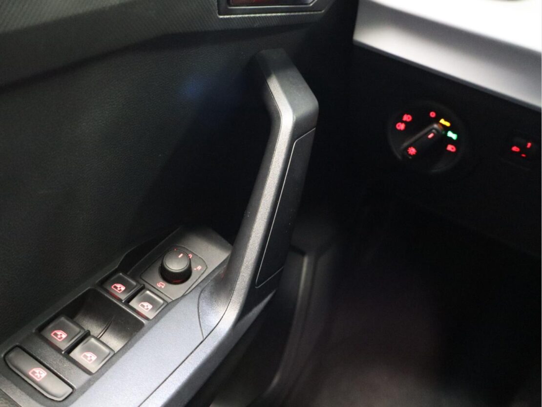 SEAT Ibiza 1.0 TSI STYLE DSG 16