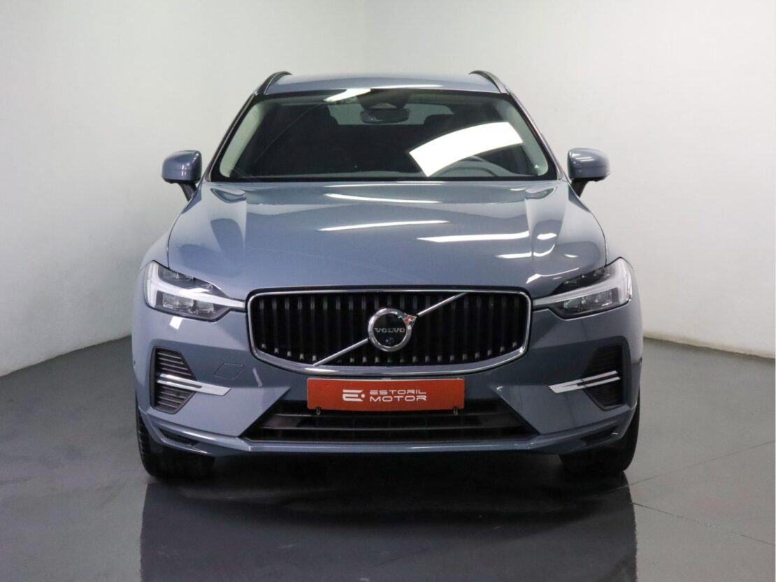 Volvo XC60 2.0 B4  Momentum Plus 2