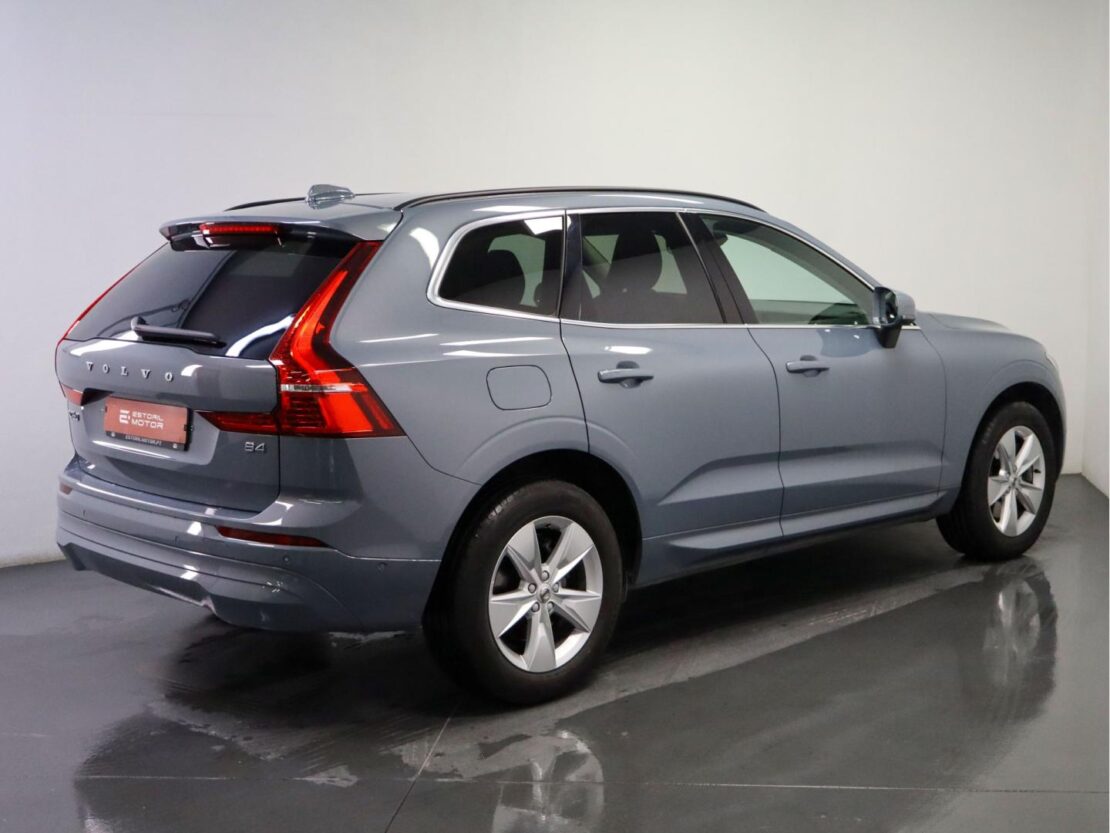 Volvo XC60 2.0 B4  Momentum Plus 3