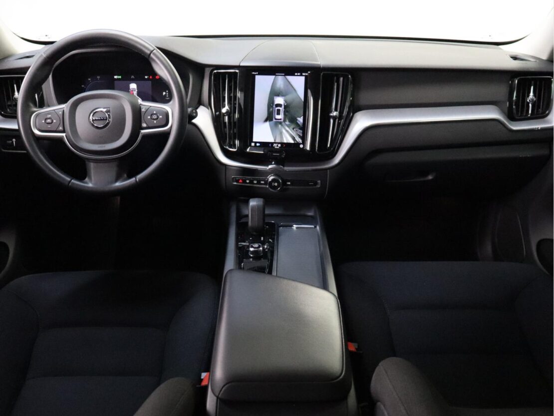 Volvo XC60 2.0 B4  Momentum Plus 8