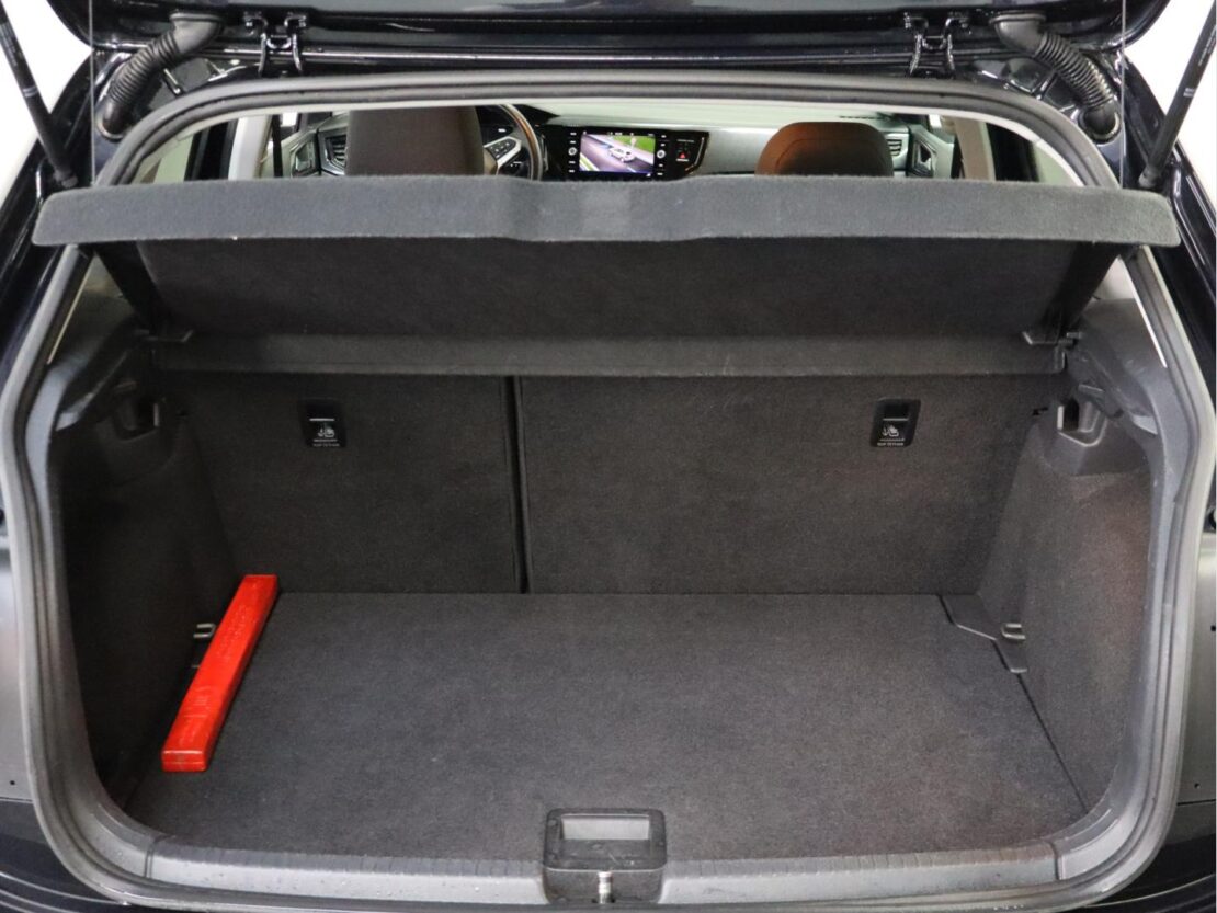 Volkswagen Polo 1.0 TSI Urban DSG 17