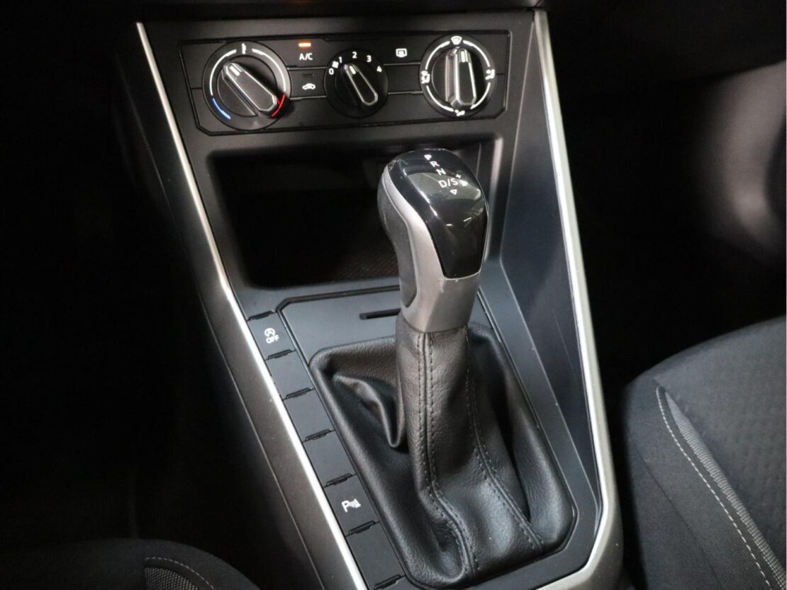 Volkswagen Polo 1.0 TSI Urban DSG 15