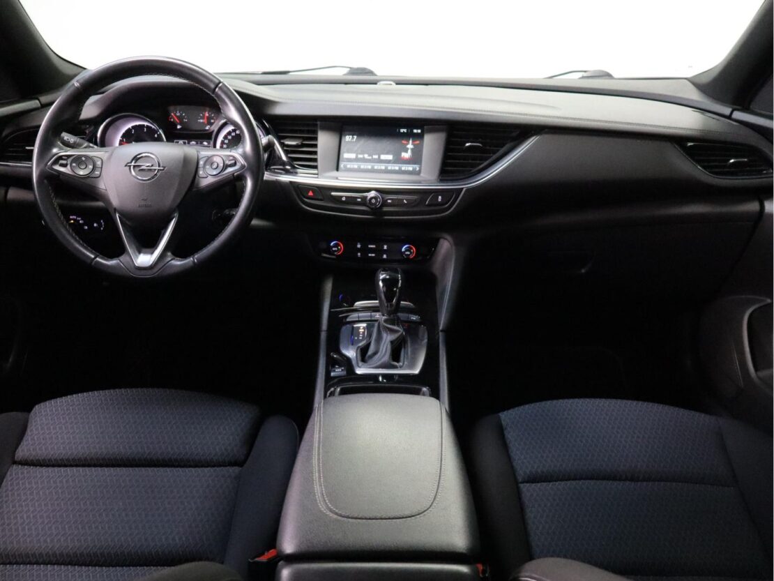 Opel Insignia 1.5  Business Edition ST 8