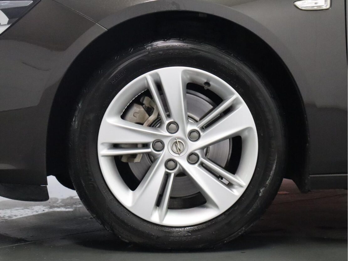 Opel Insignia 1.5  Business Edition ST 18