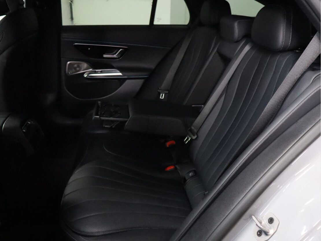 Mercedes Benz Classe E 300 de 4Matic All-Terrain 7