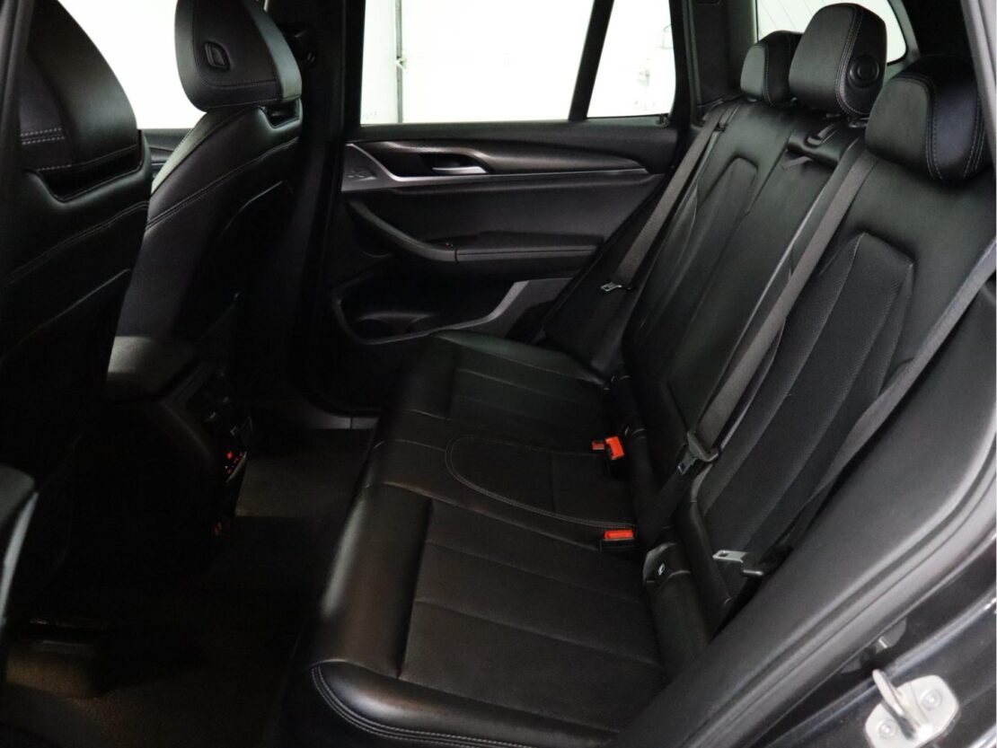 BMW X3 30 e xDrive Pack M 7