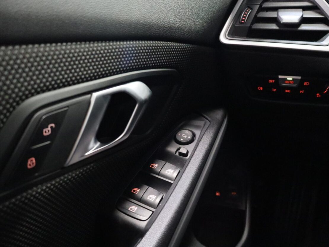 BMW Serie 3 330 e Corporate Edition Auto 21