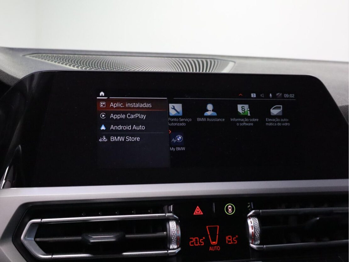 BMW Serie 3 330 e Corporate Edition Auto 18