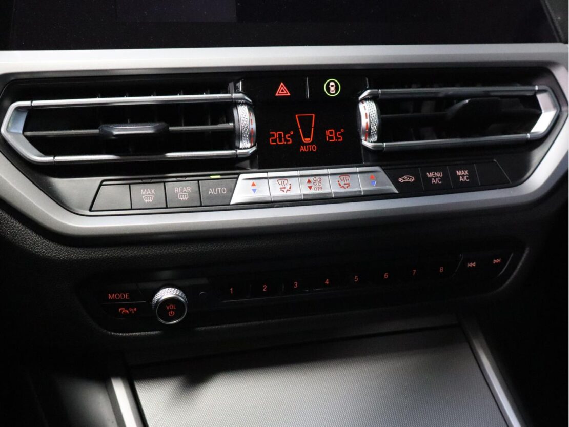 BMW Serie 3 330 e Corporate Edition Auto 19