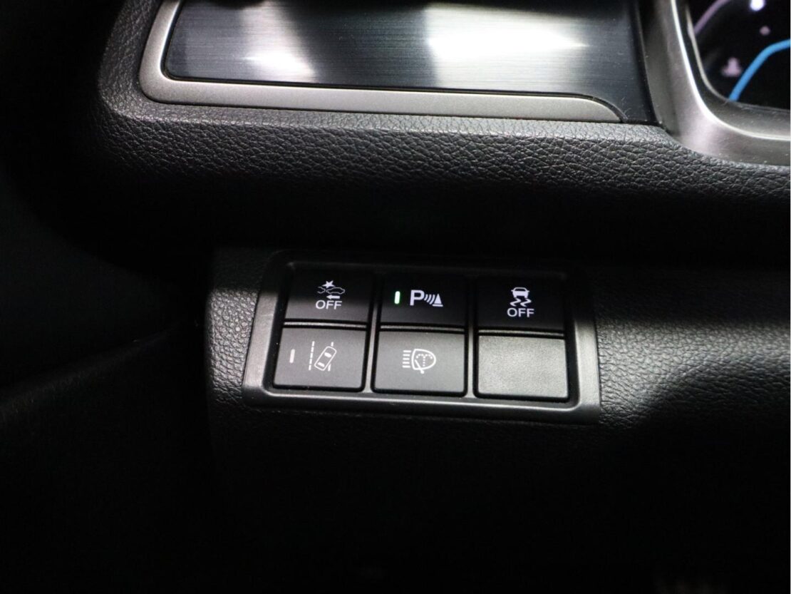 Honda Civic 1.0 i-VTEC Executive 9