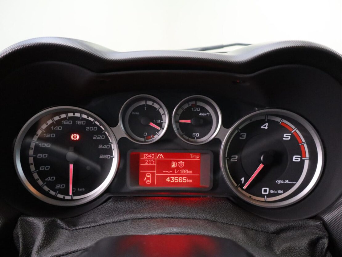 Alfa Romeo Mito 1.3 JTDM-  Urban 9