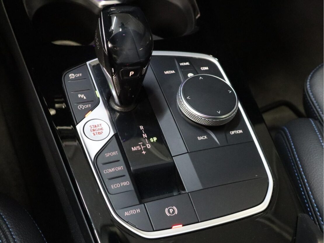 BMW Serie 1 118 i Pack Desportivo M Auto 22