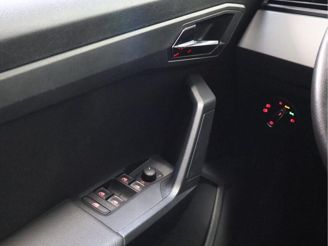 SEAT Ibiza 1.0 TSI REFERENCE 7