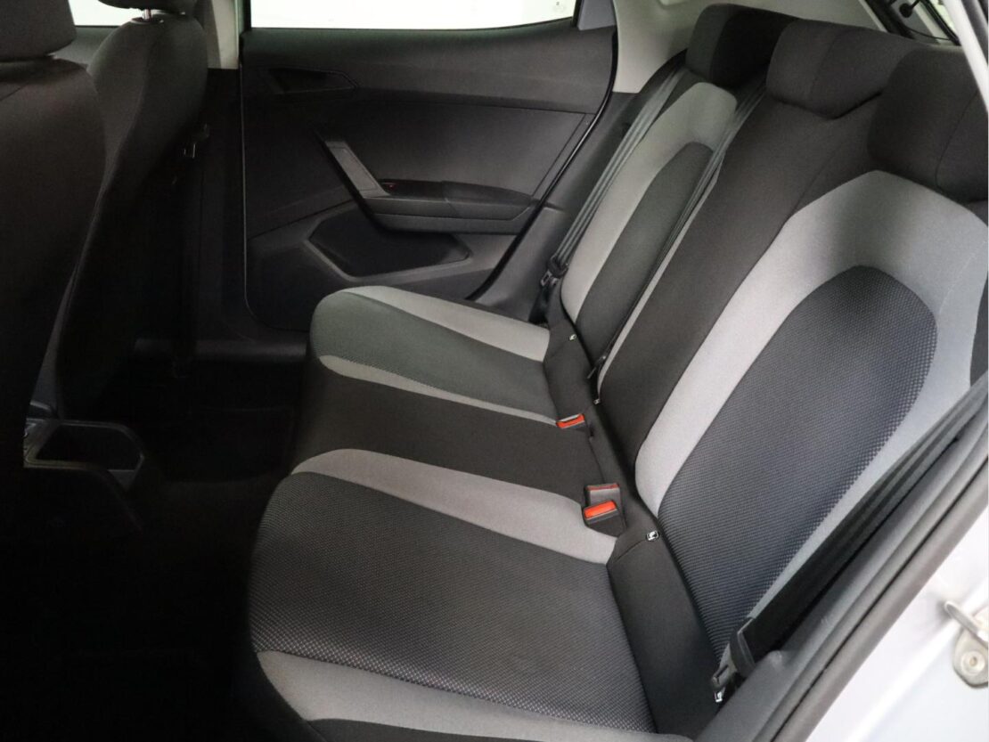 SEAT Ibiza 1.0 TSI REFERENCE 8