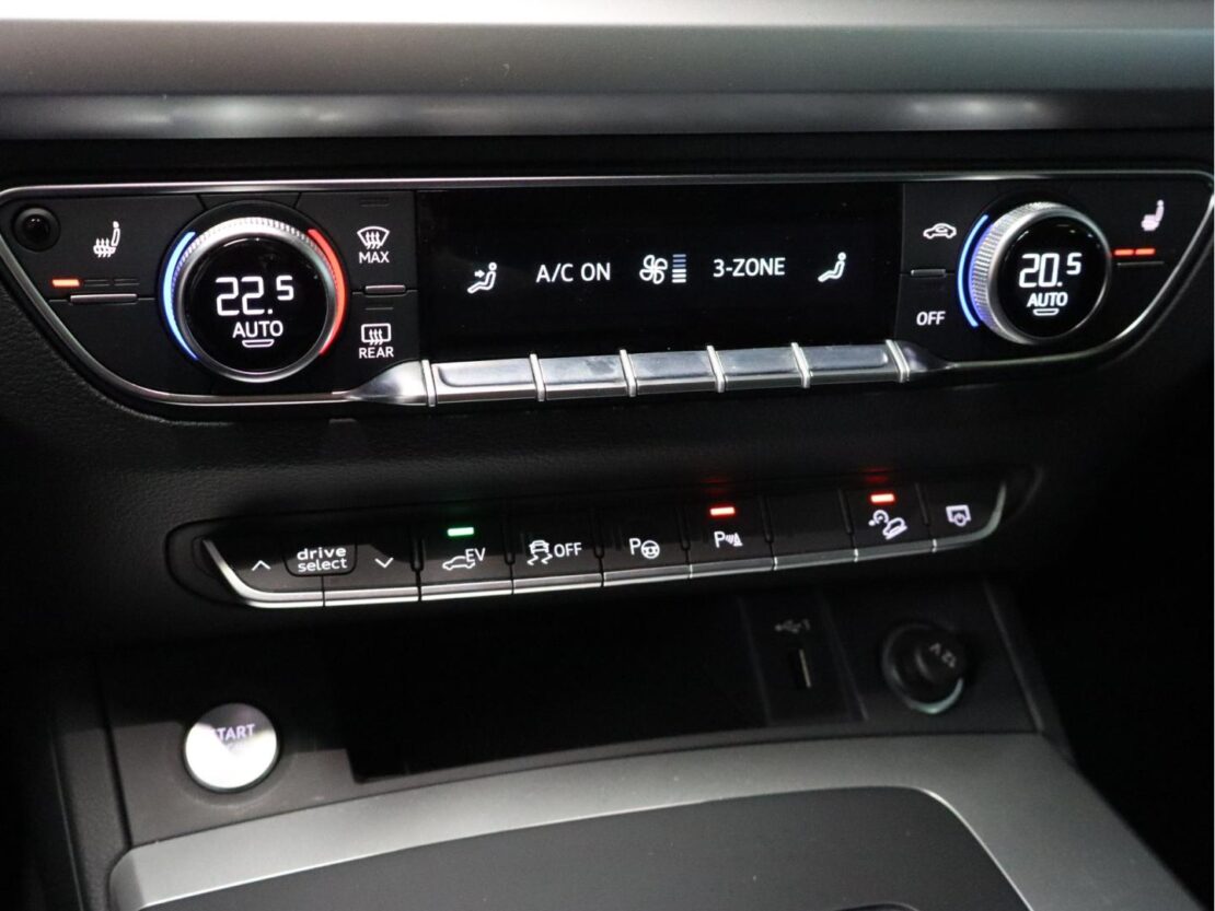 Audi Q5 50 TFSIe quattro S tronic Advance 30