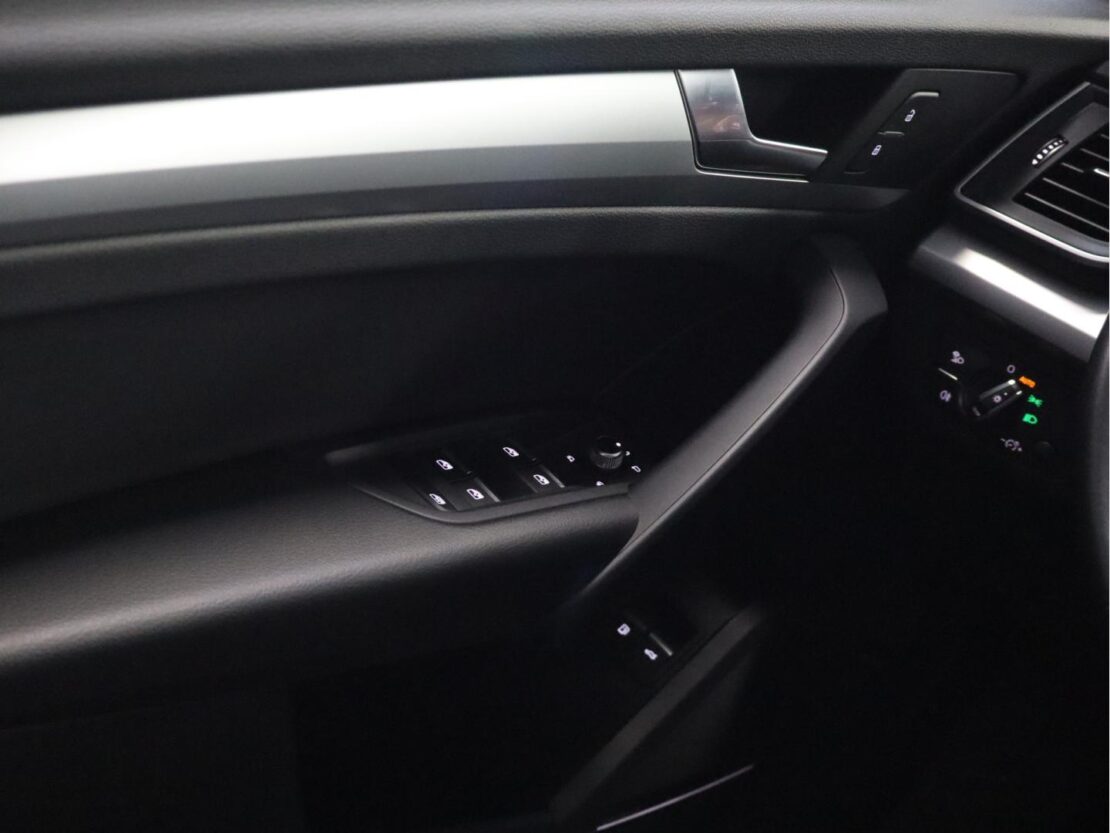 Audi Q5 50 TFSIe quattro S tronic Advance 10