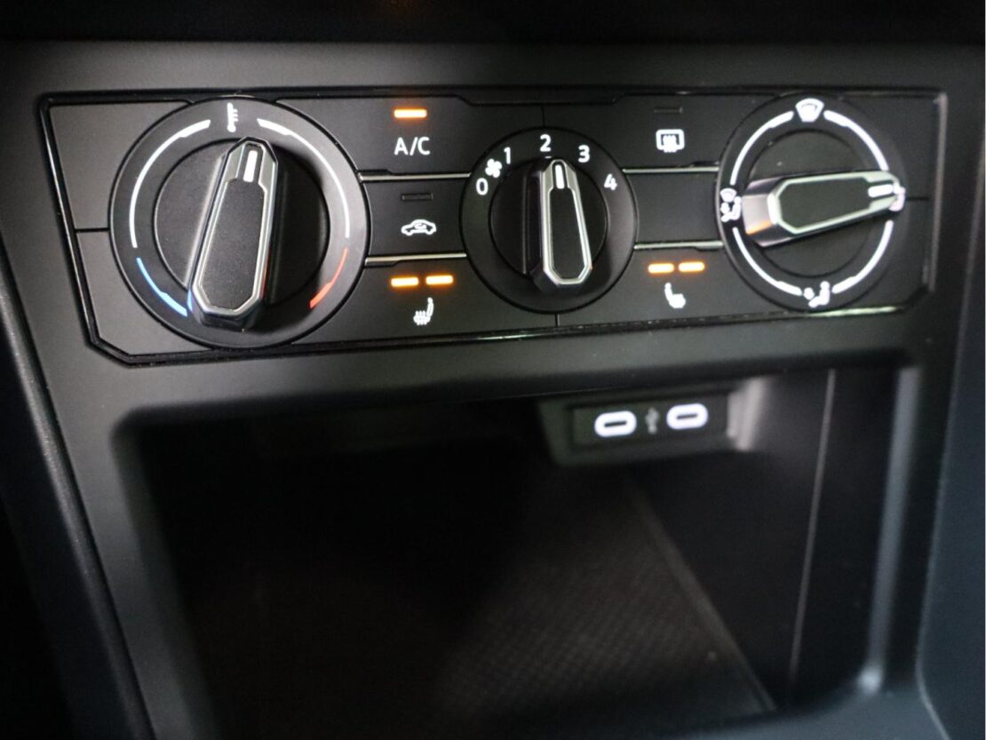 Volkswagen Polo 1.0  Confortline 17