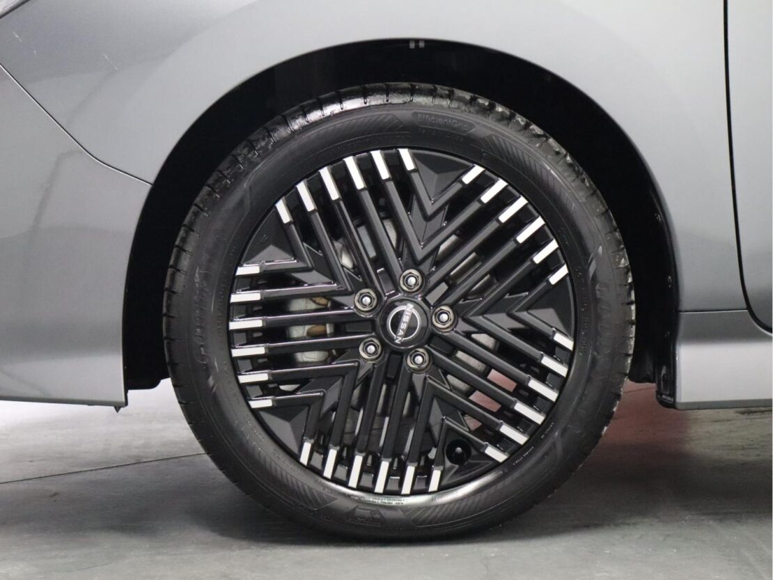 Nissan LEAF N-Connecta 22