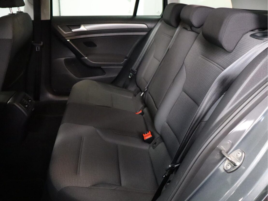 Volkswagen Golf 1.6 TDI Confortline Variant 6