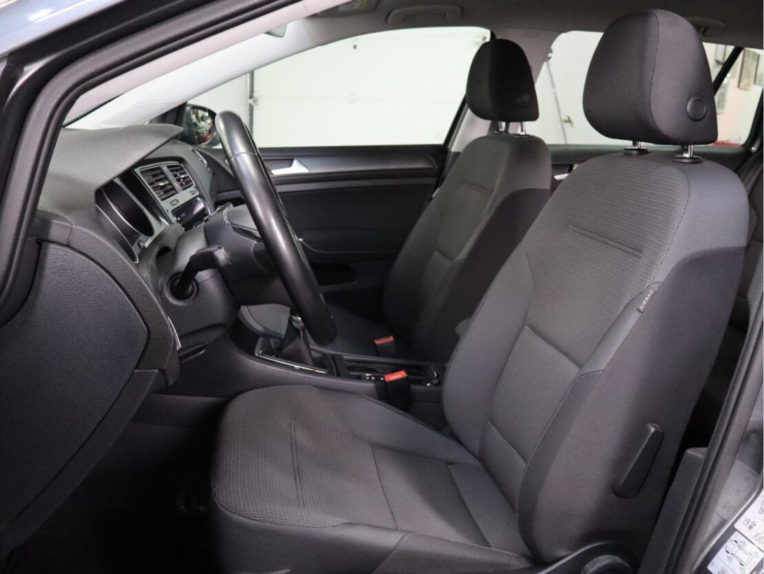 Volkswagen Golf 1.6 TDI Confortline Variant 5