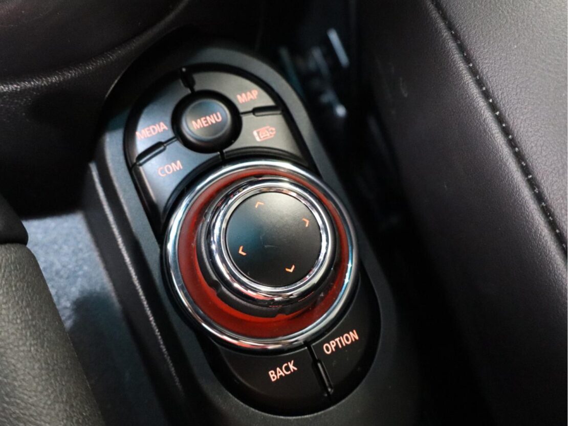 Mini Mini Cooper Cabrio Auto 31