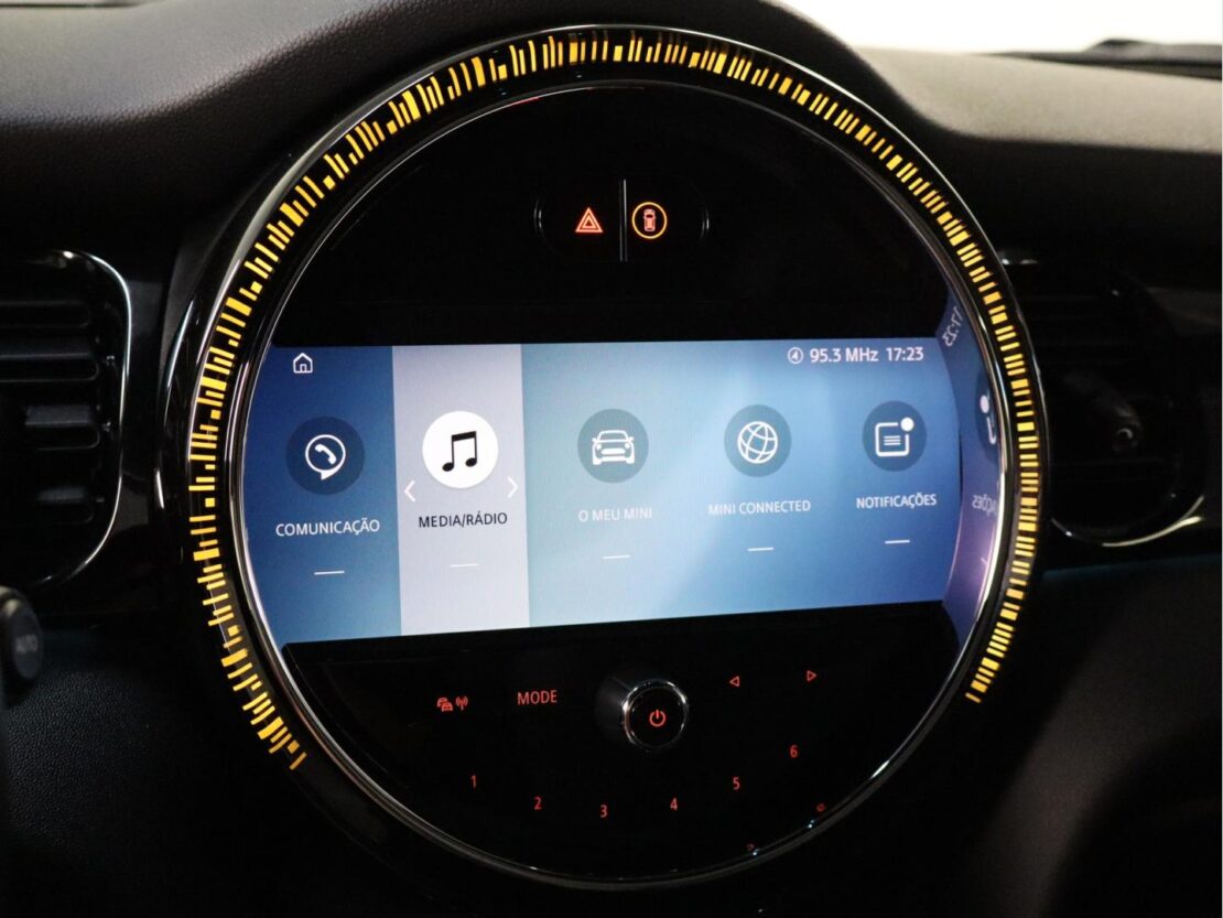 Mini Mini Cooper Cabrio Auto 23