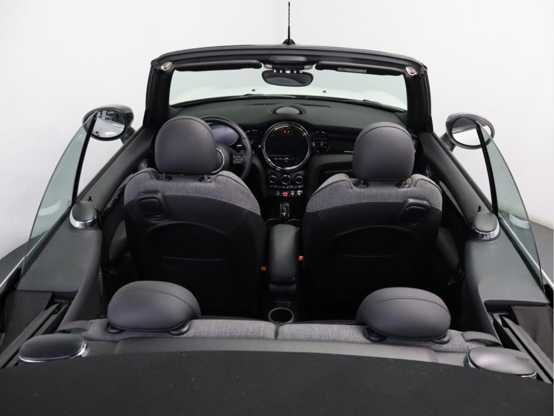 Mini Mini Cooper Cabrio Auto 33