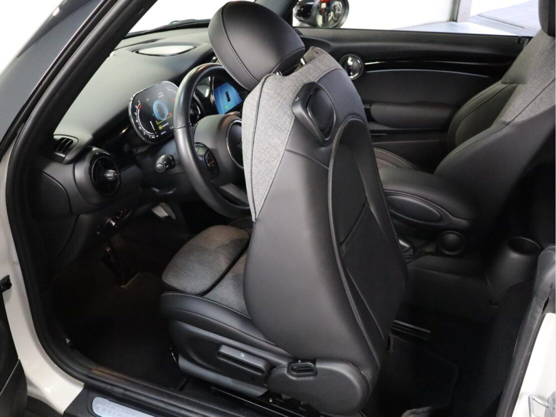 Mini Mini Cooper Cabrio Auto 14