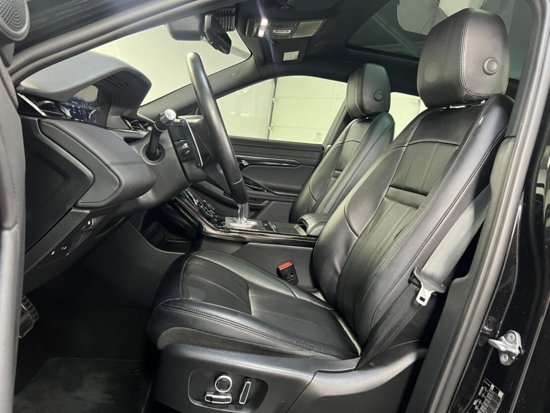 Land Rover Range Rover Evoque 1.5 I3 PHEV 300 AWD Auto R-Dynamic 6