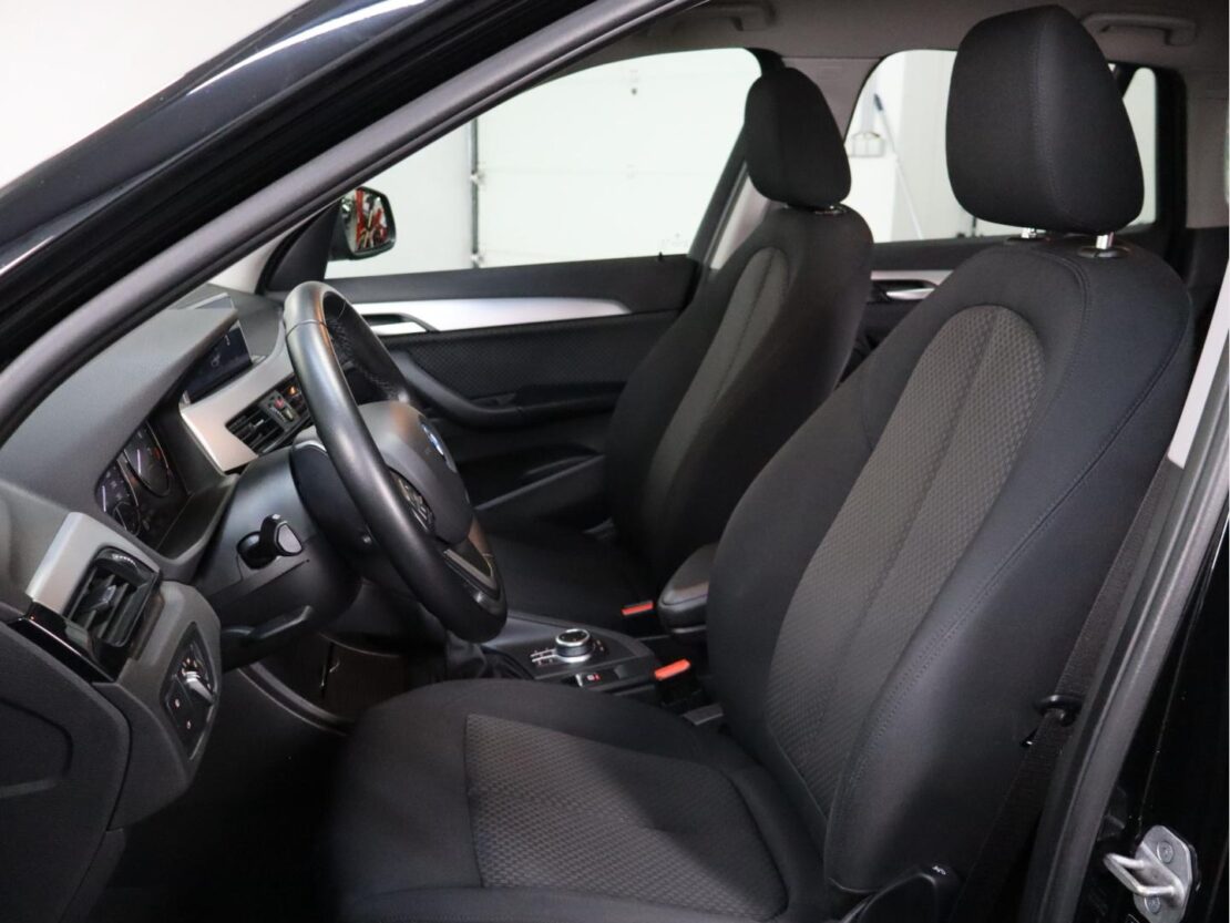 BMW X1 xDrive25e Business Advantage 6
