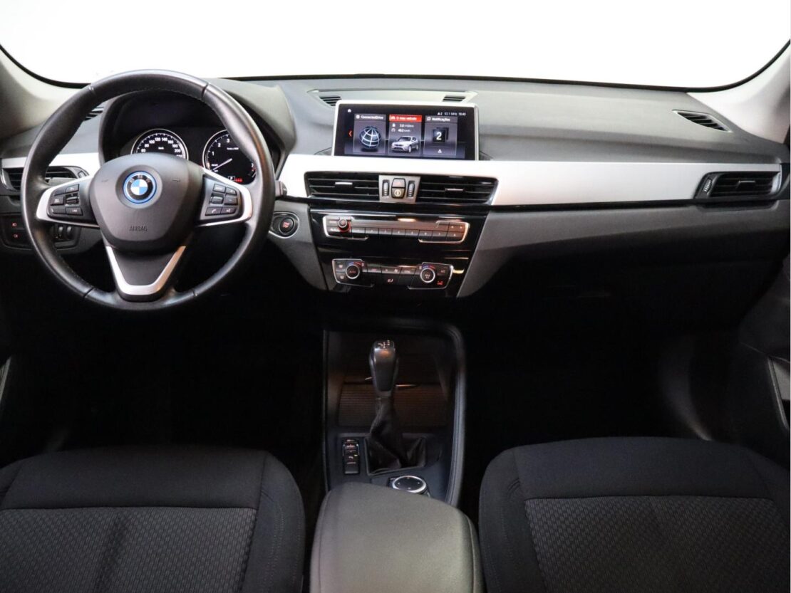 BMW X1 xDrive25e Business Advantage 8