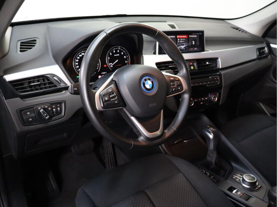BMW X1 xDrive25e Business Advantage 5