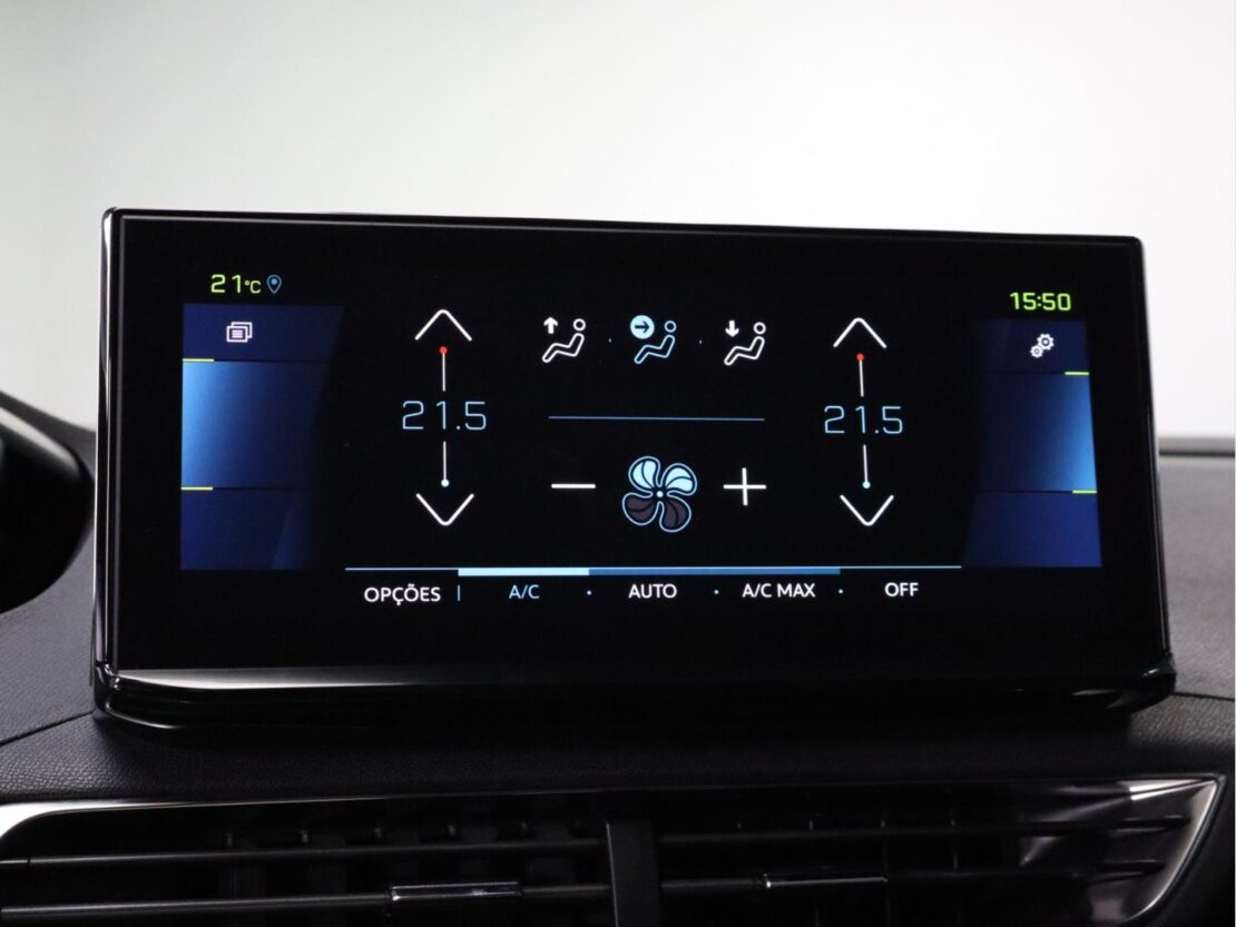 Peugeot 3008 1.6 Hybrid Allure e-EAT8 11