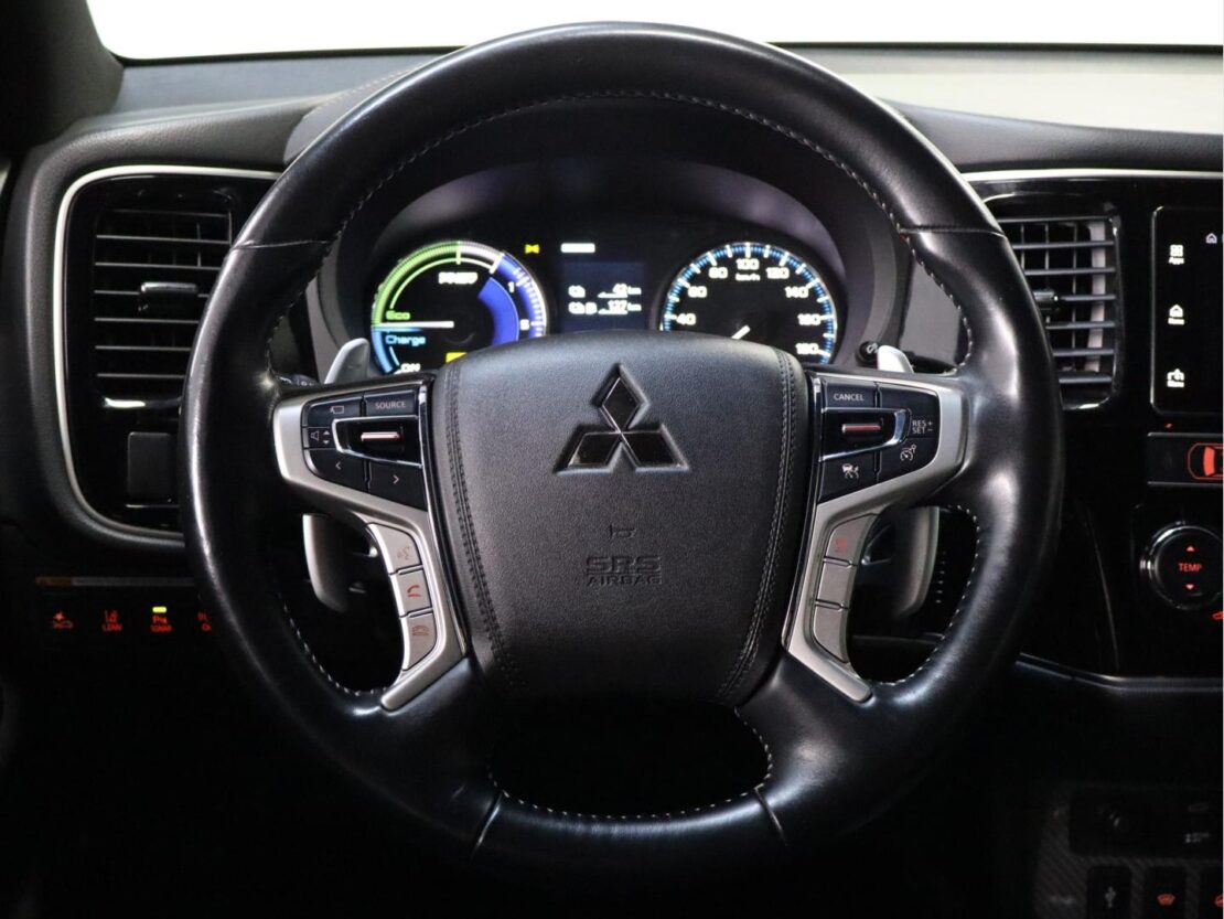 Mitsubishi Outlander 2.4 Mivec PHEV Instyle 9