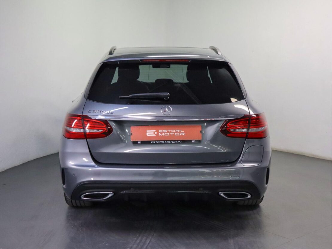Mercedes Benz Classe C C 300 de AMG 4