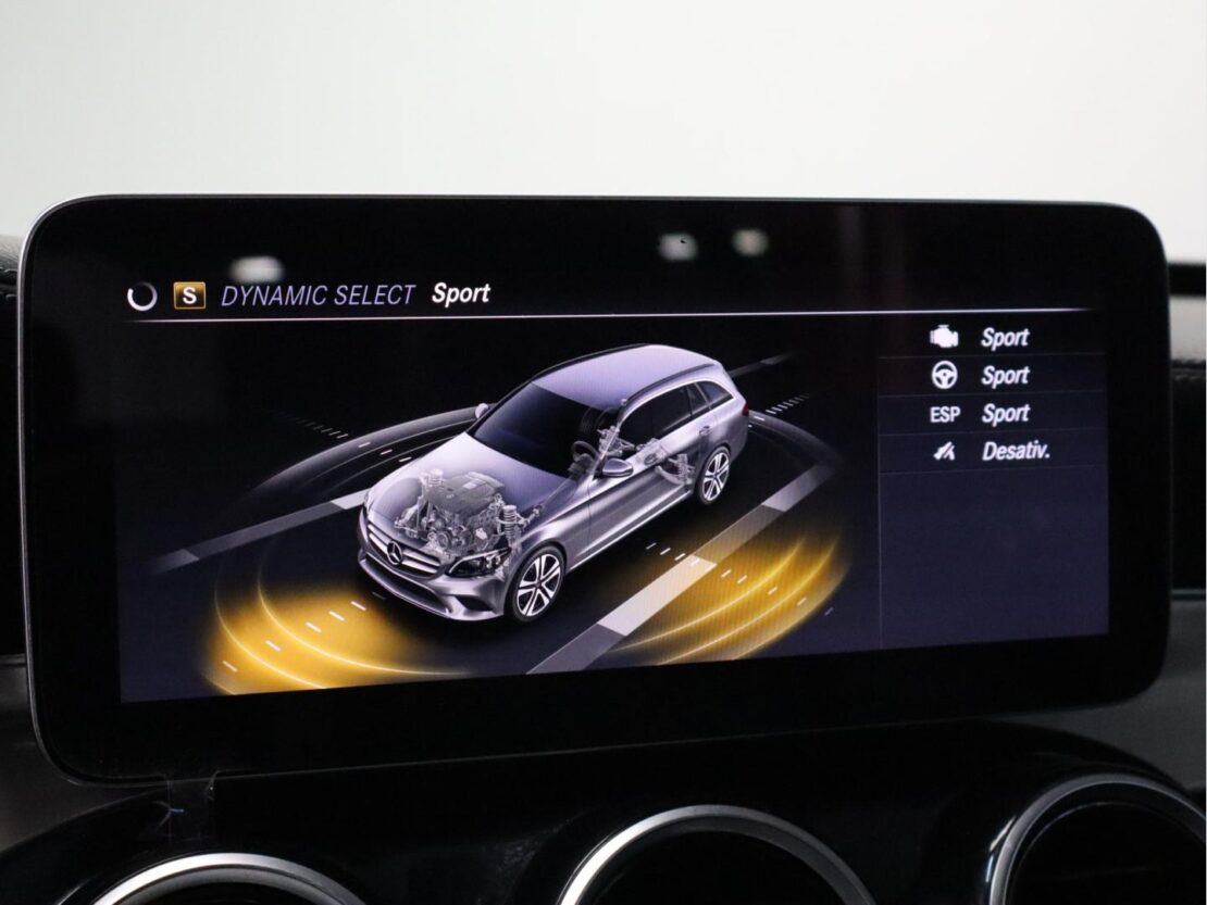 Mercedes Benz Classe C C 300 de AMG 10