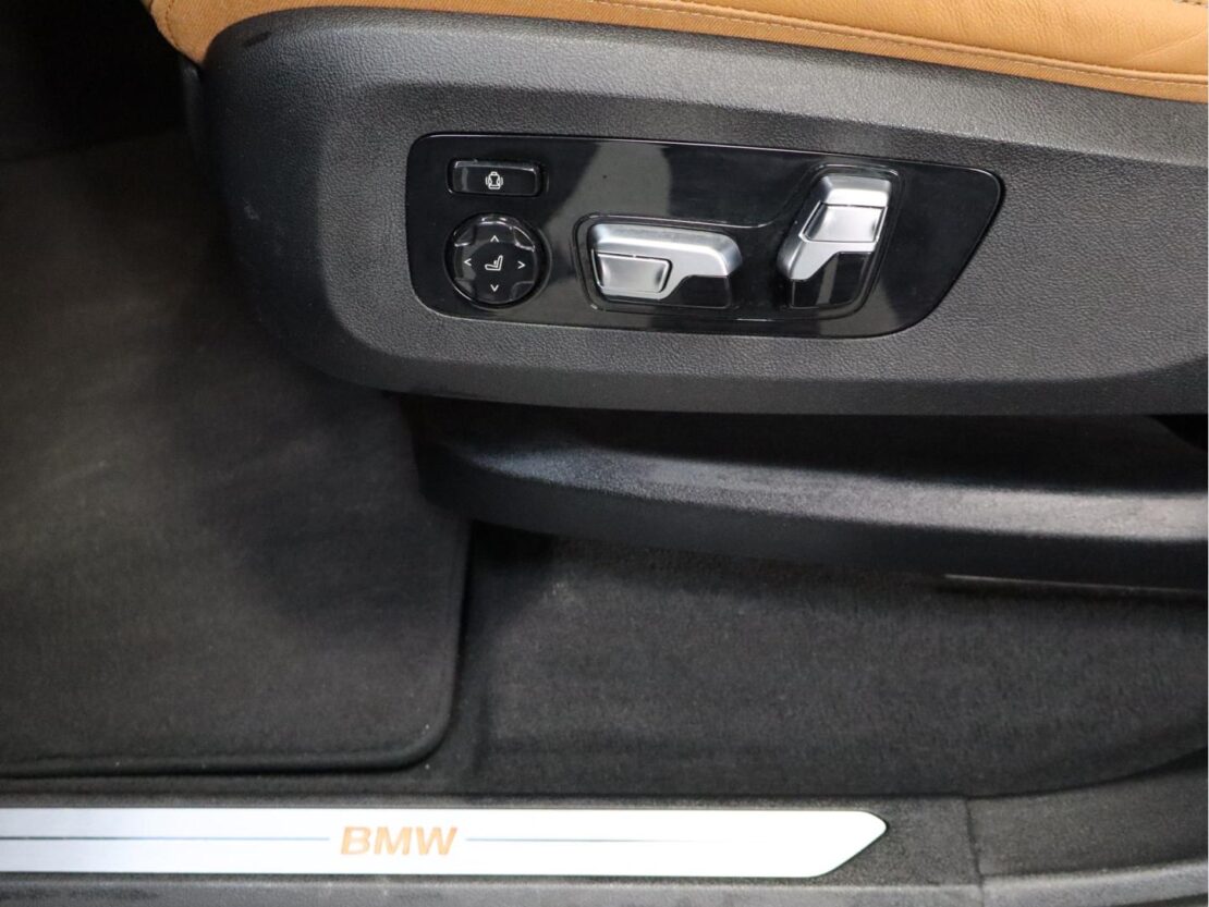 BMW X5 xDrive45e Auto 10