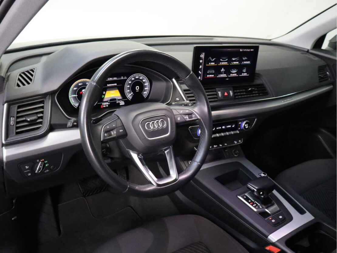 Audi Q5 50 TFSIe quattro S tronic Advance 8