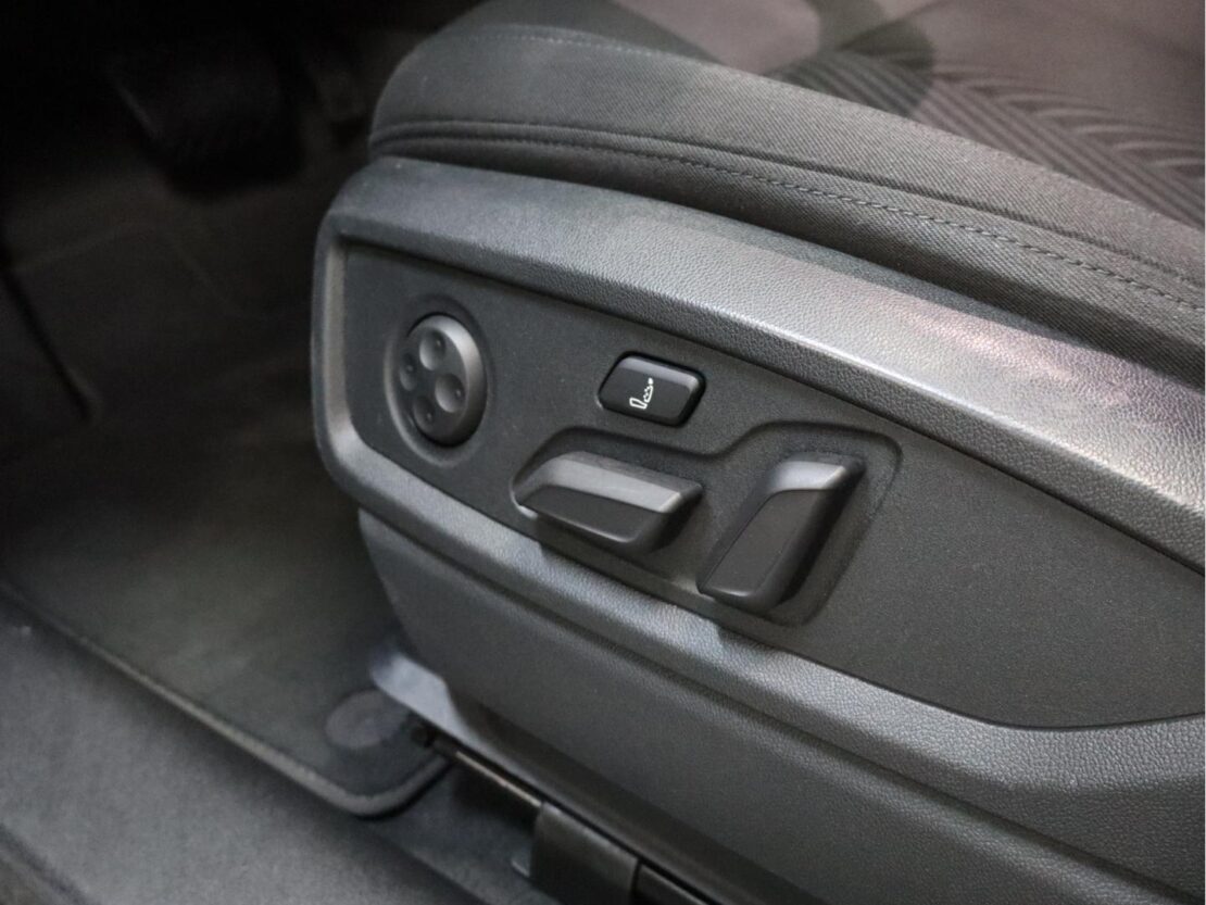 Audi Q5 50 TFSIe quattro S tronic Advance 10