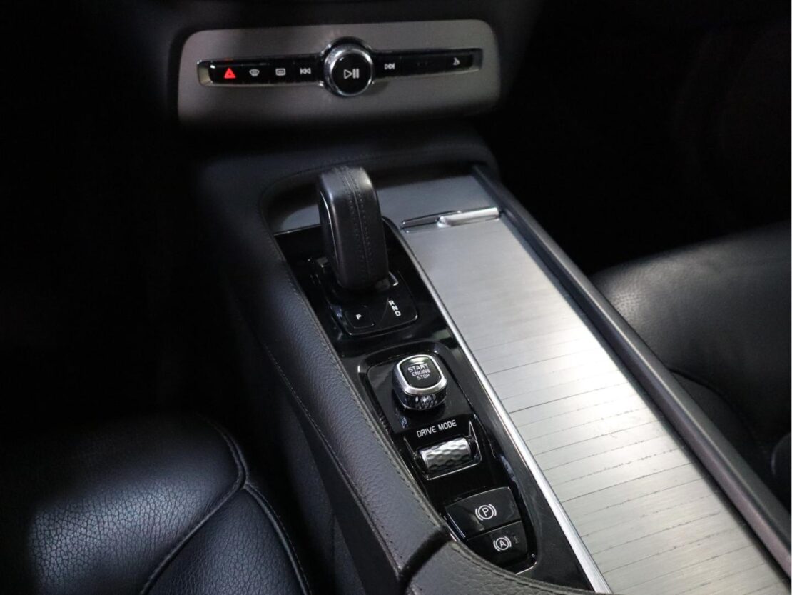 Volvo XC90 T8 Phev Momentum 4WD 20