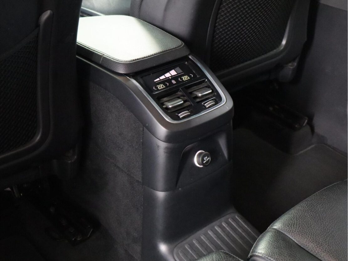 Volvo XC90 T8 Phev Momentum 4WD 10