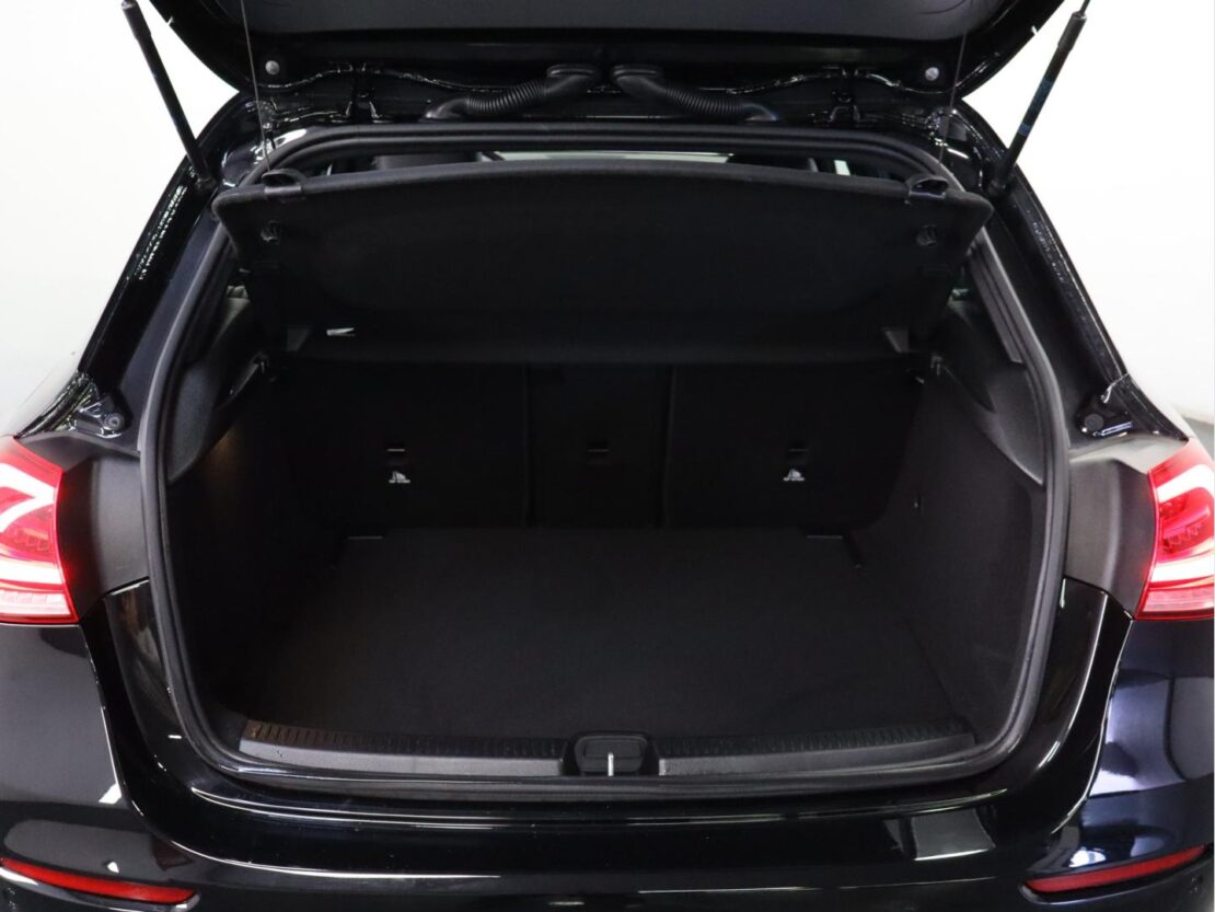 Mercedes Benz Classe A A 180d style  Auto 18