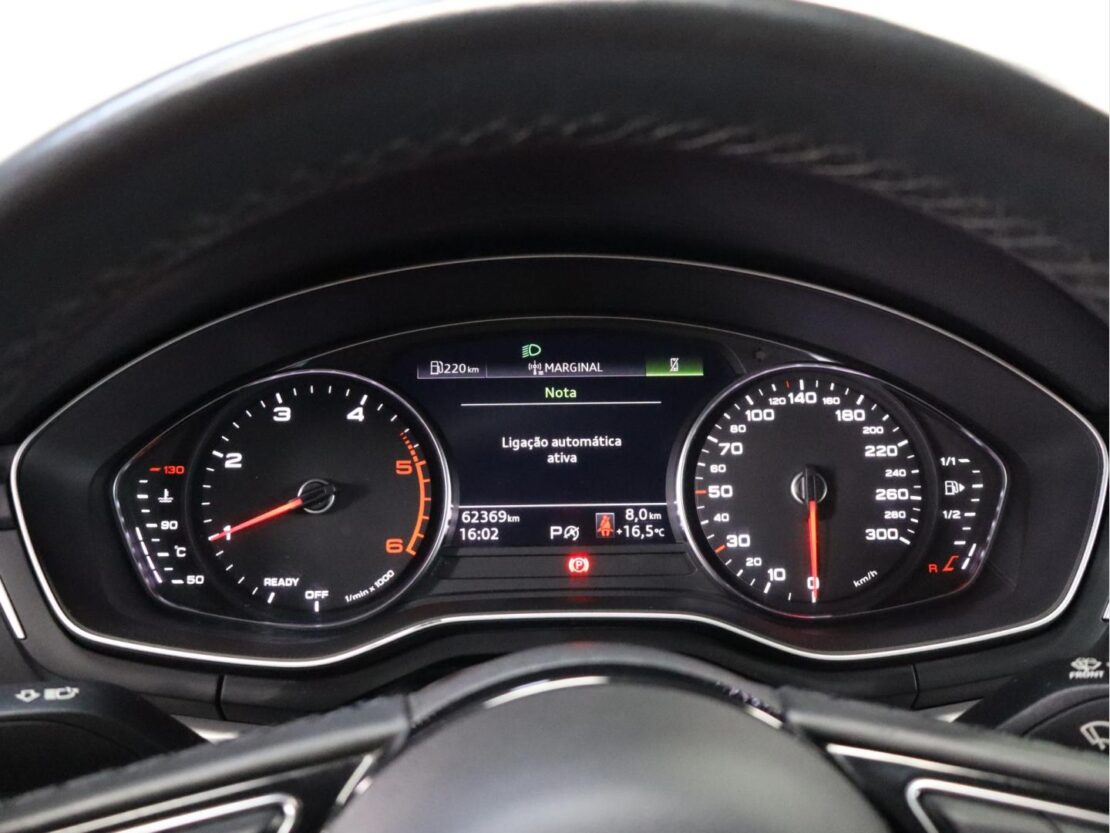 Audi A4 30 TDI S tronic Avant 12