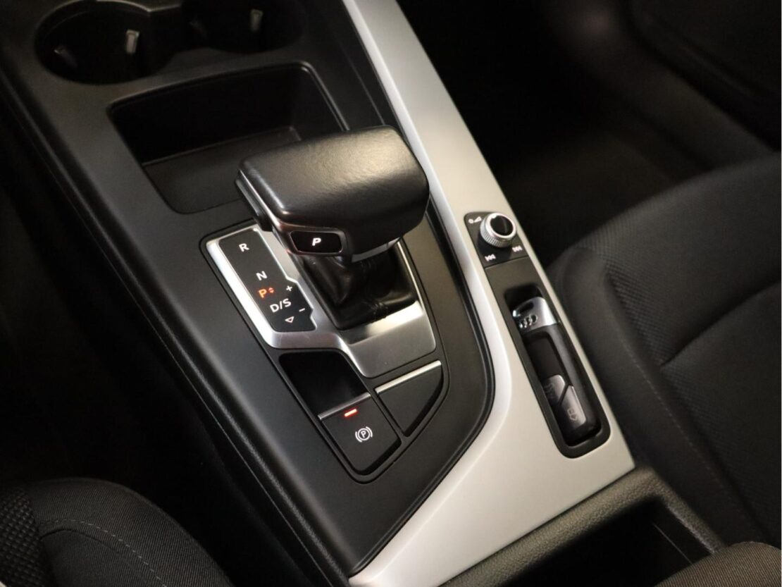 Audi A4 30 TDI S tronic Avant 17