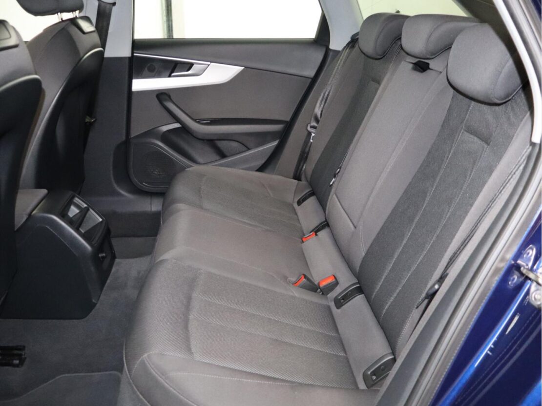 Audi A4 30 TDI S tronic Avant 8